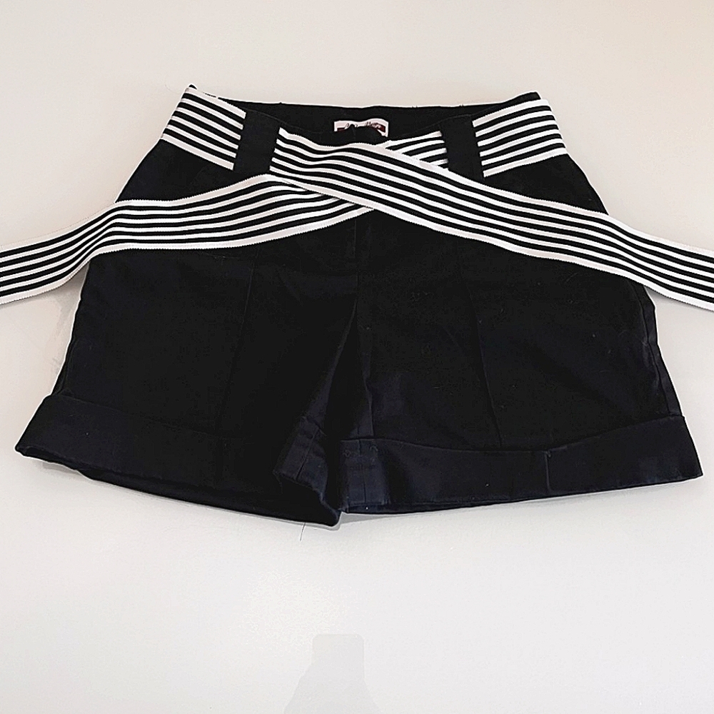 MIDTOWN | Vintage Black & White Belted Short